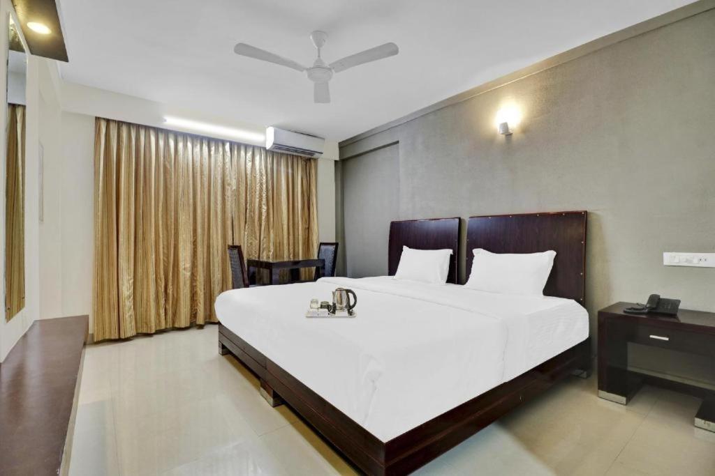 Aec Residency Hotel Alappuzha Exterior photo