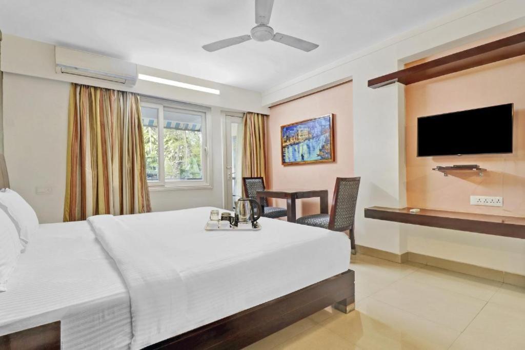 Aec Residency Hotel Alappuzha Exterior photo